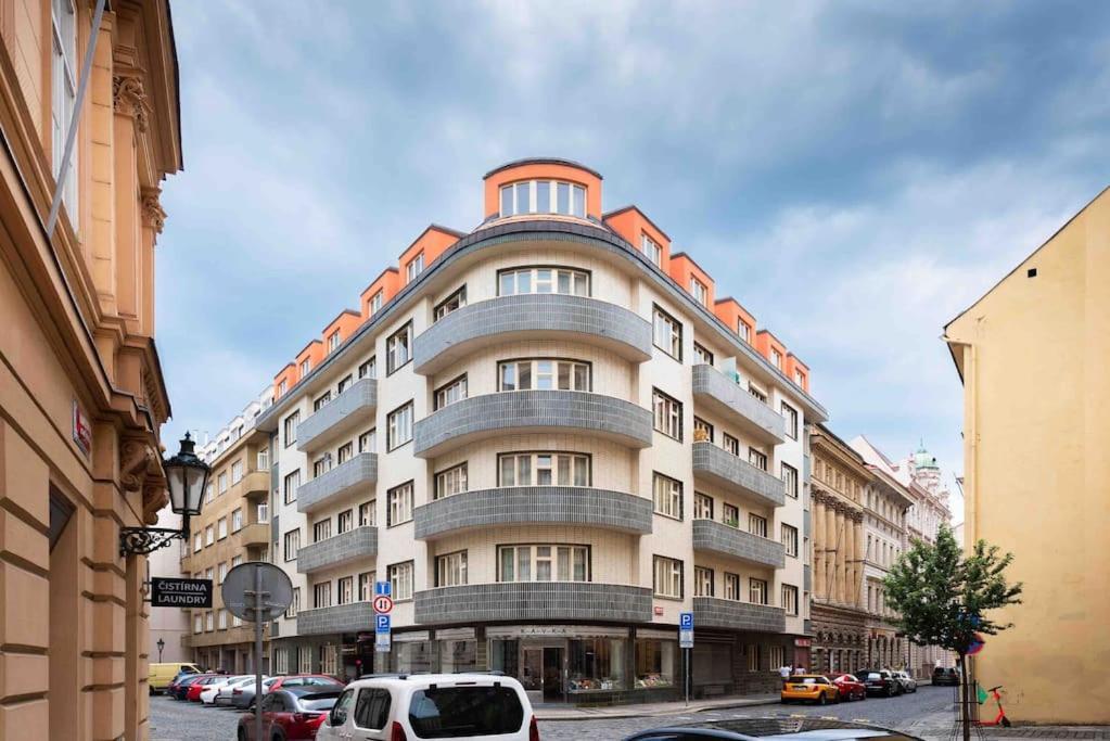 프라하 Colourful Modern Flat / Balcony / Charles Bridge 아파트 외부 사진