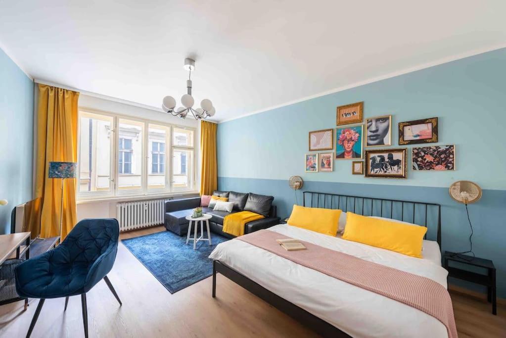 프라하 Colourful Modern Flat / Balcony / Charles Bridge 아파트 외부 사진